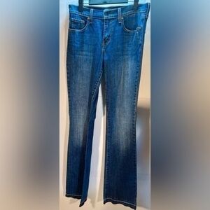 LEVI STRAUS WOMEN’S MODERN BOOT CUT JEANS SIZE 8